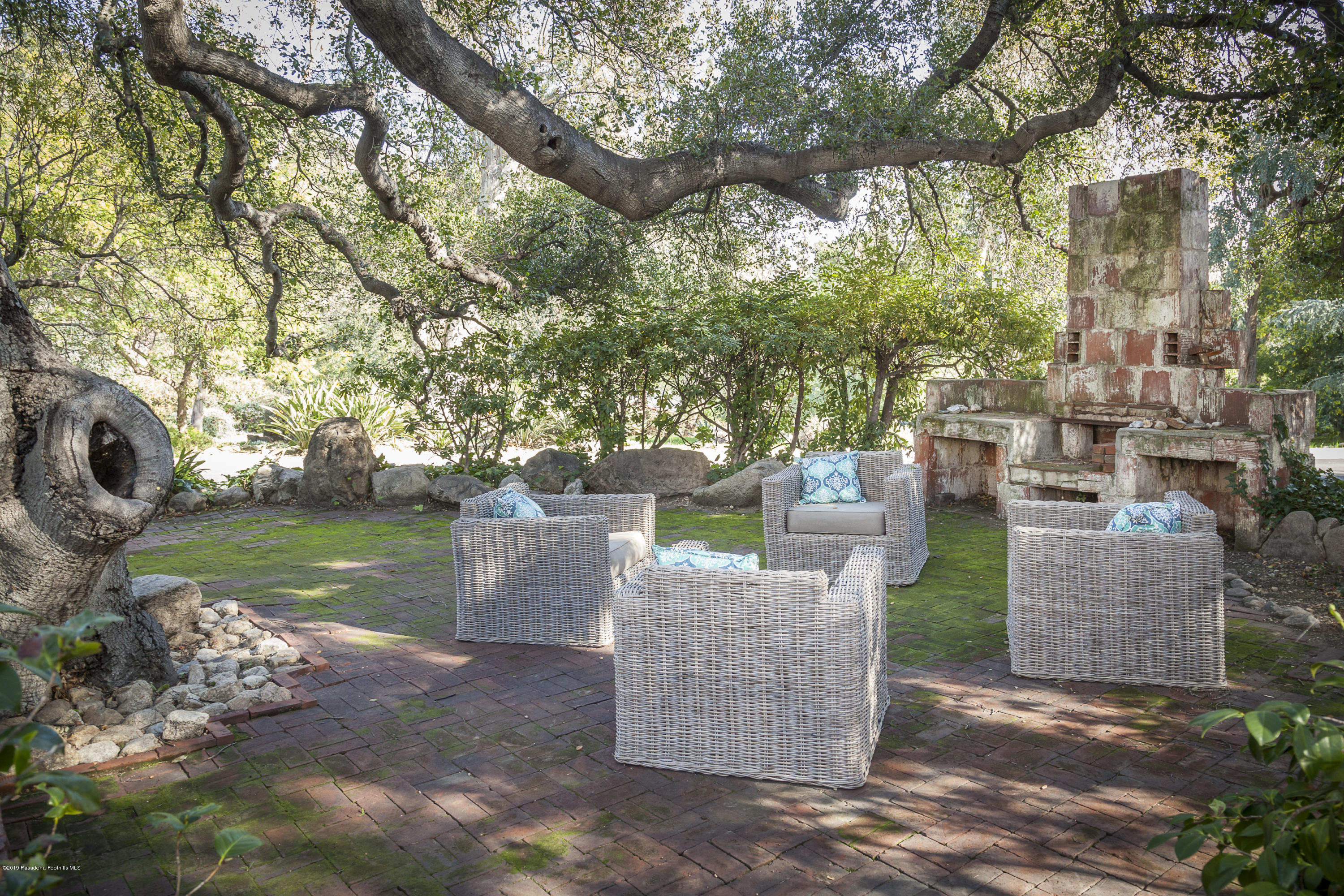 3130 Maiden Lane Altadena, CA 91001 - Photo 70 of 89 a view of a garden with a fountain