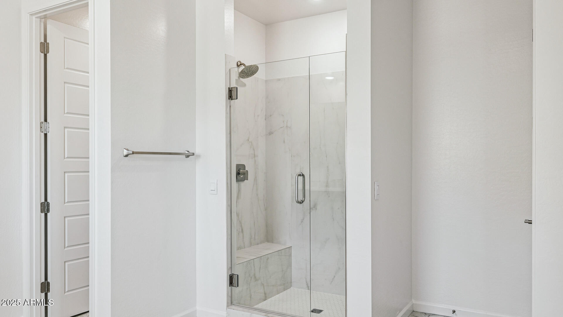 2315 West Pearce Road Phoenix, AZ 85041 - Photo 27 of 52 Primary Bath