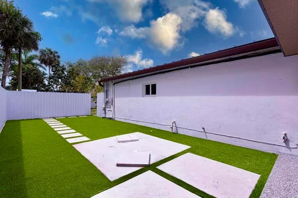 $650,000 | 696 Arlington Drive, West Palm Beach, FL 33415