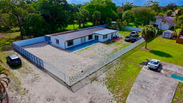 $650,000 | 696 Arlington Drive, West Palm Beach, FL 33415