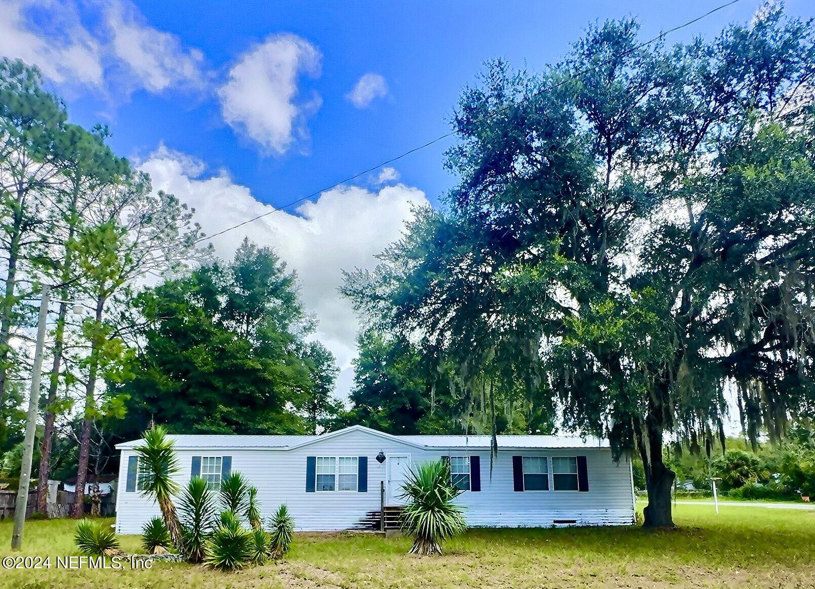 2200 Kin Street Interlachen, FL 32148 - Photo 1 of 16 IMG_5201