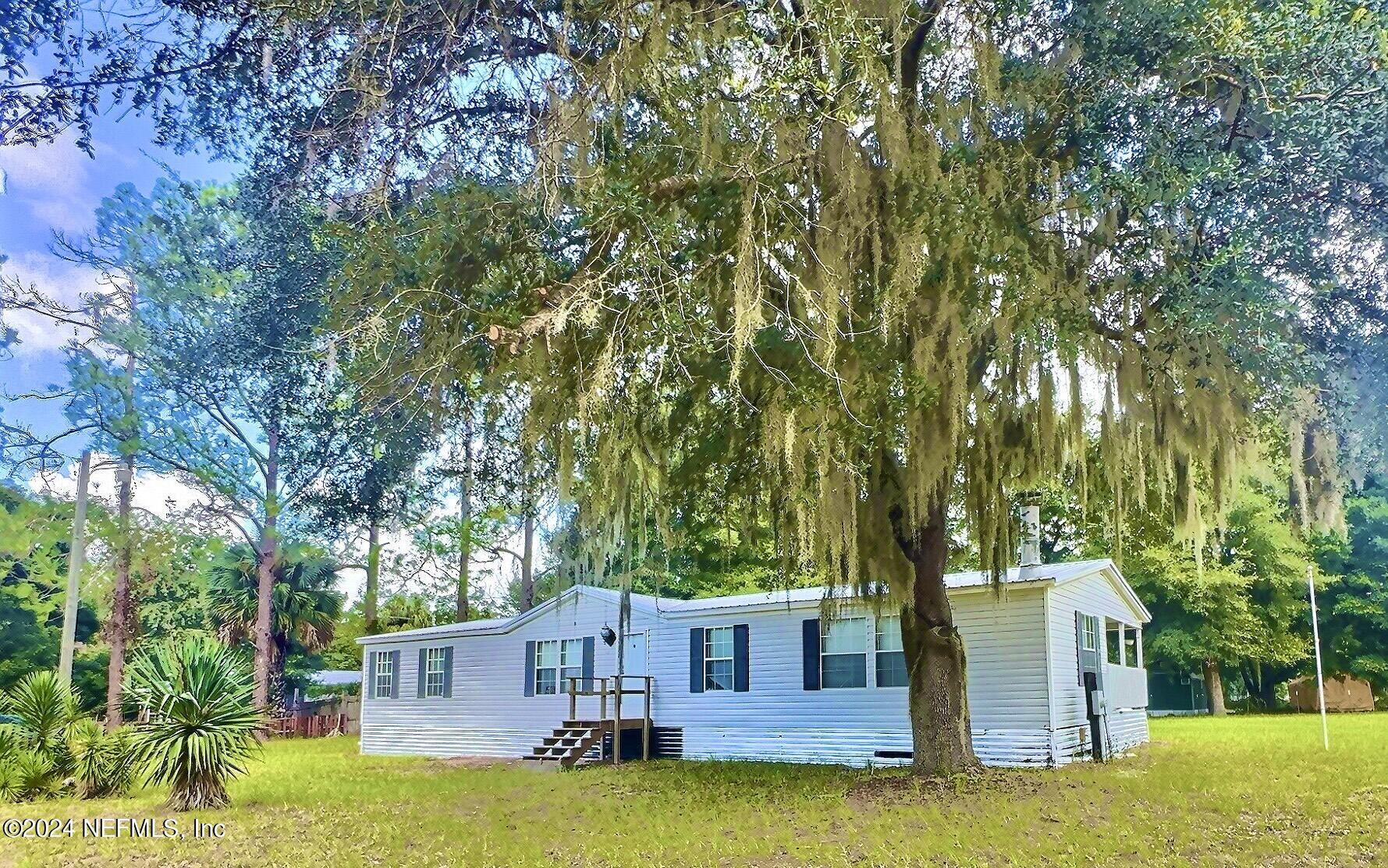2200 Kin Street Interlachen, FL 32148 - Photo 2 of 16 IMG_5200