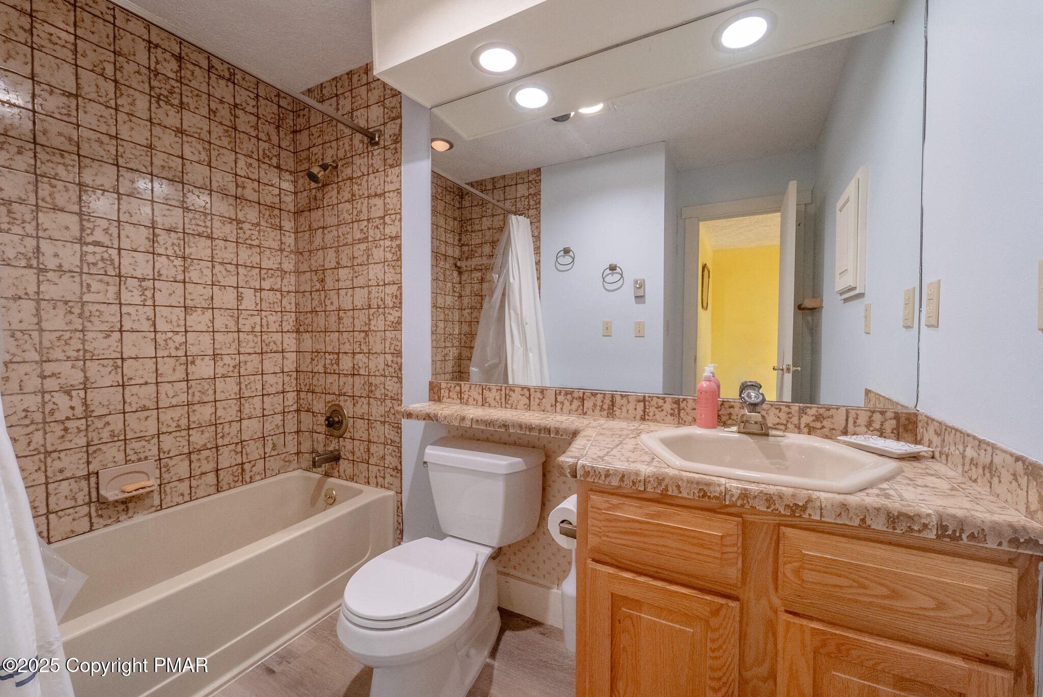 75 Nordic Lake Lake Harmony, PA 18624 - Photo 32 of 42 Main Bath Tiled