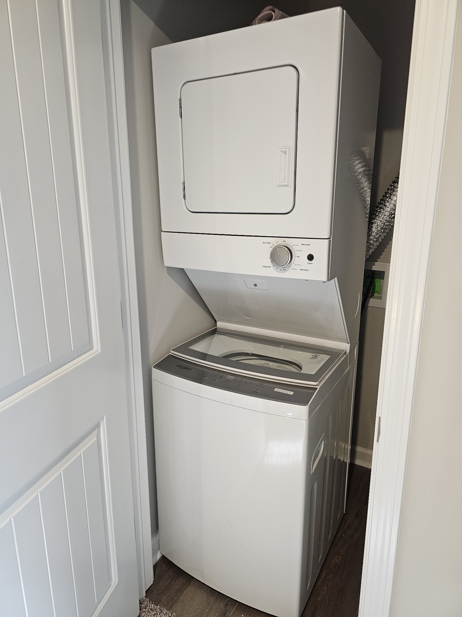 503 9th Street, Unit B Clarksville, TN 37040 - Photo 10 of 13 a close view of washer and dryer