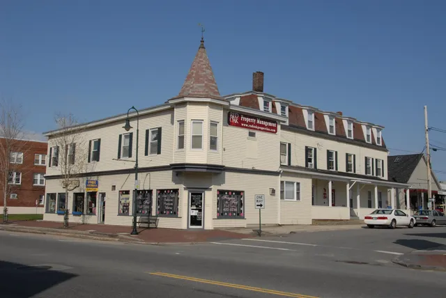 $1,773 | 4 Martin Street, Unit 5, Derry, NH 03038