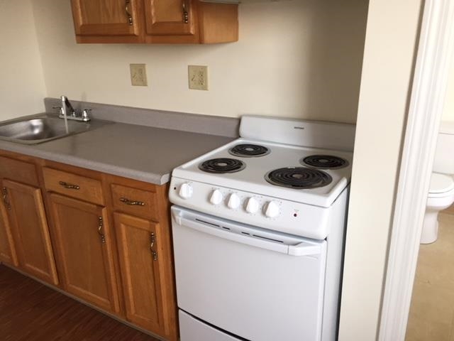 4 Martin Street, Unit 5 Derry, NH 03038 - Photo 9 of 36