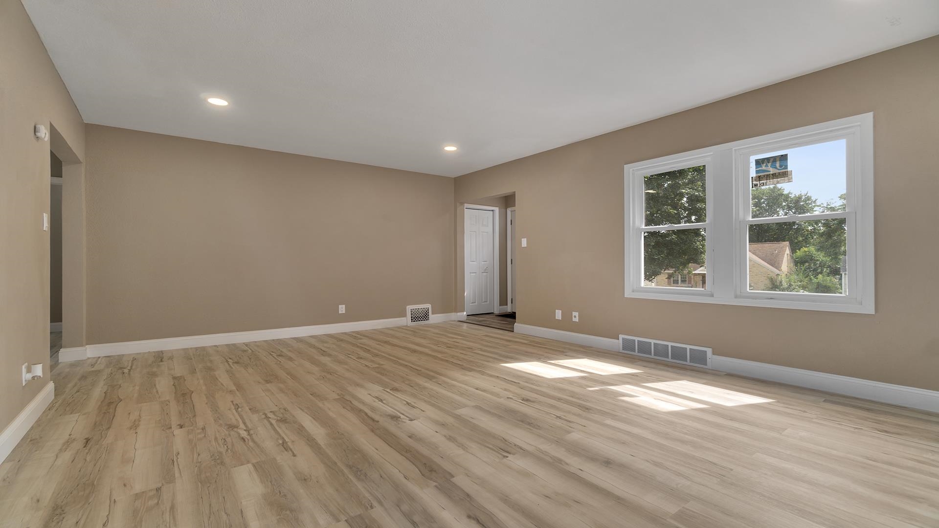 3308 California Road Rockford, IL 61108 - Photo 4 of 29