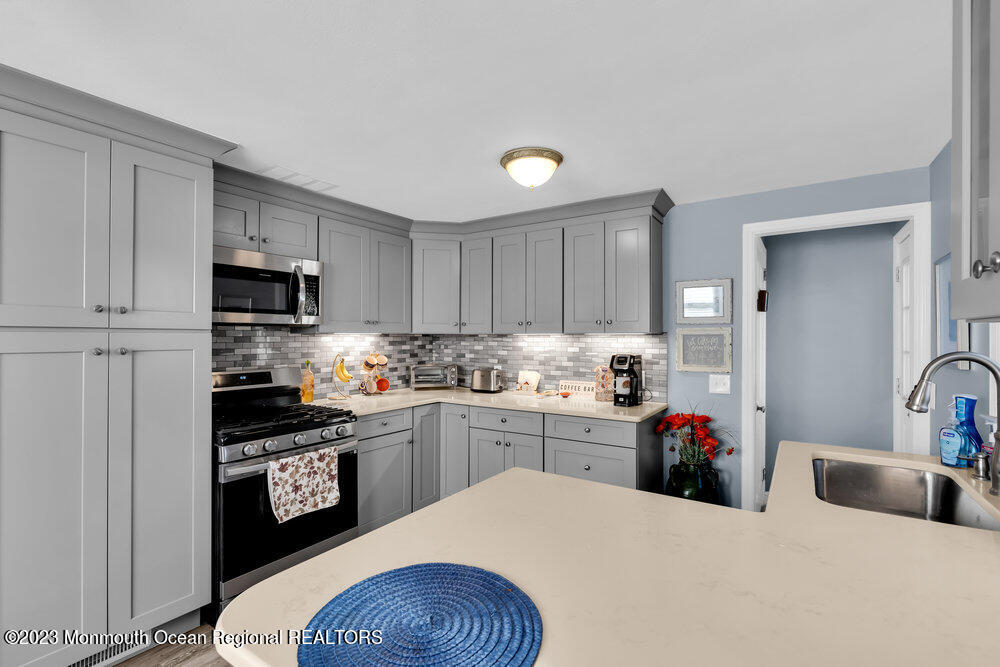 46 Lakewood Road Manasquan, NJ 08736 - Photo 7 of 25 014_dsc02397