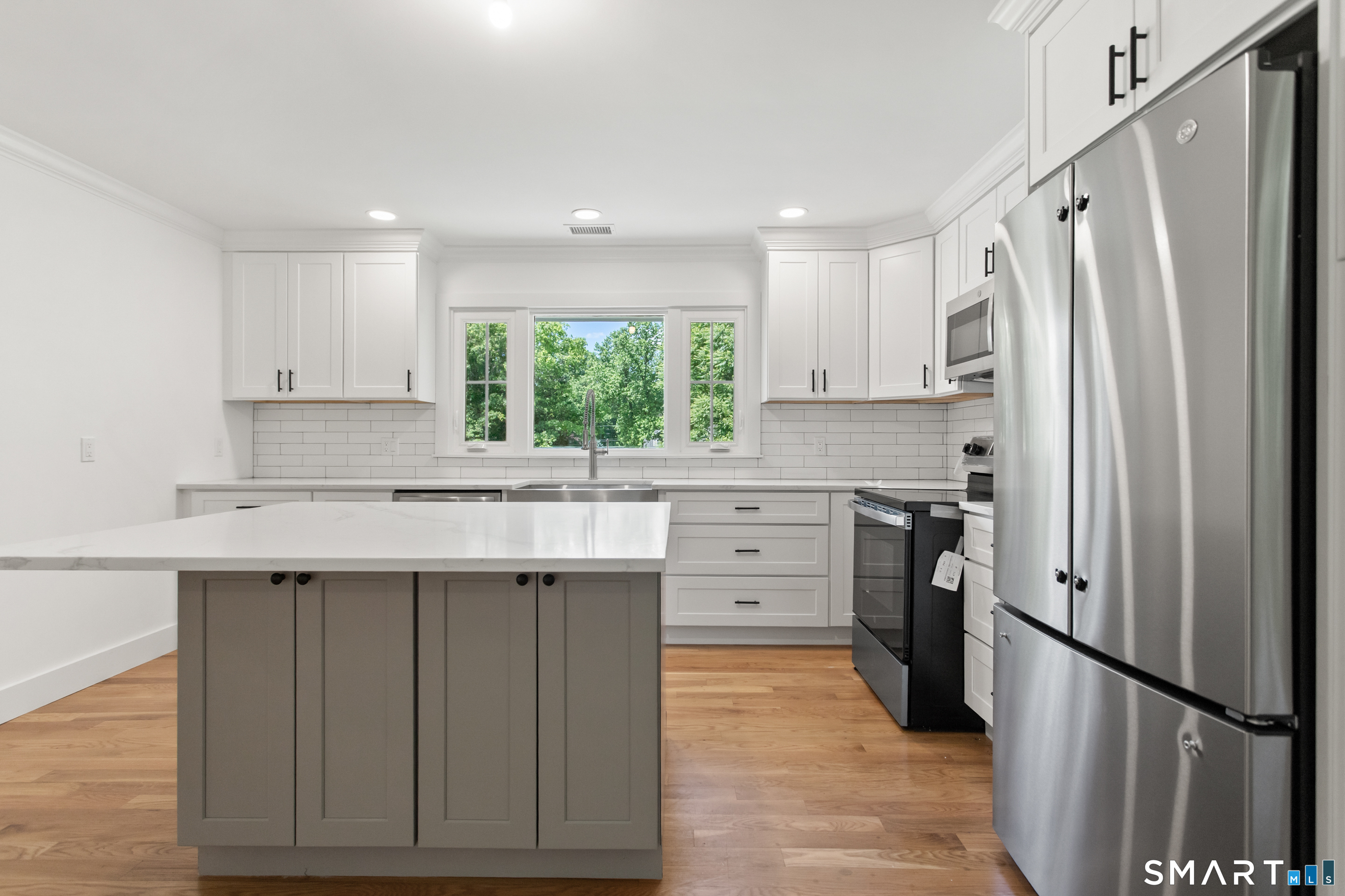 45 Frenchtown Road Trumbull, CT 06611 - Photo 4 of 40