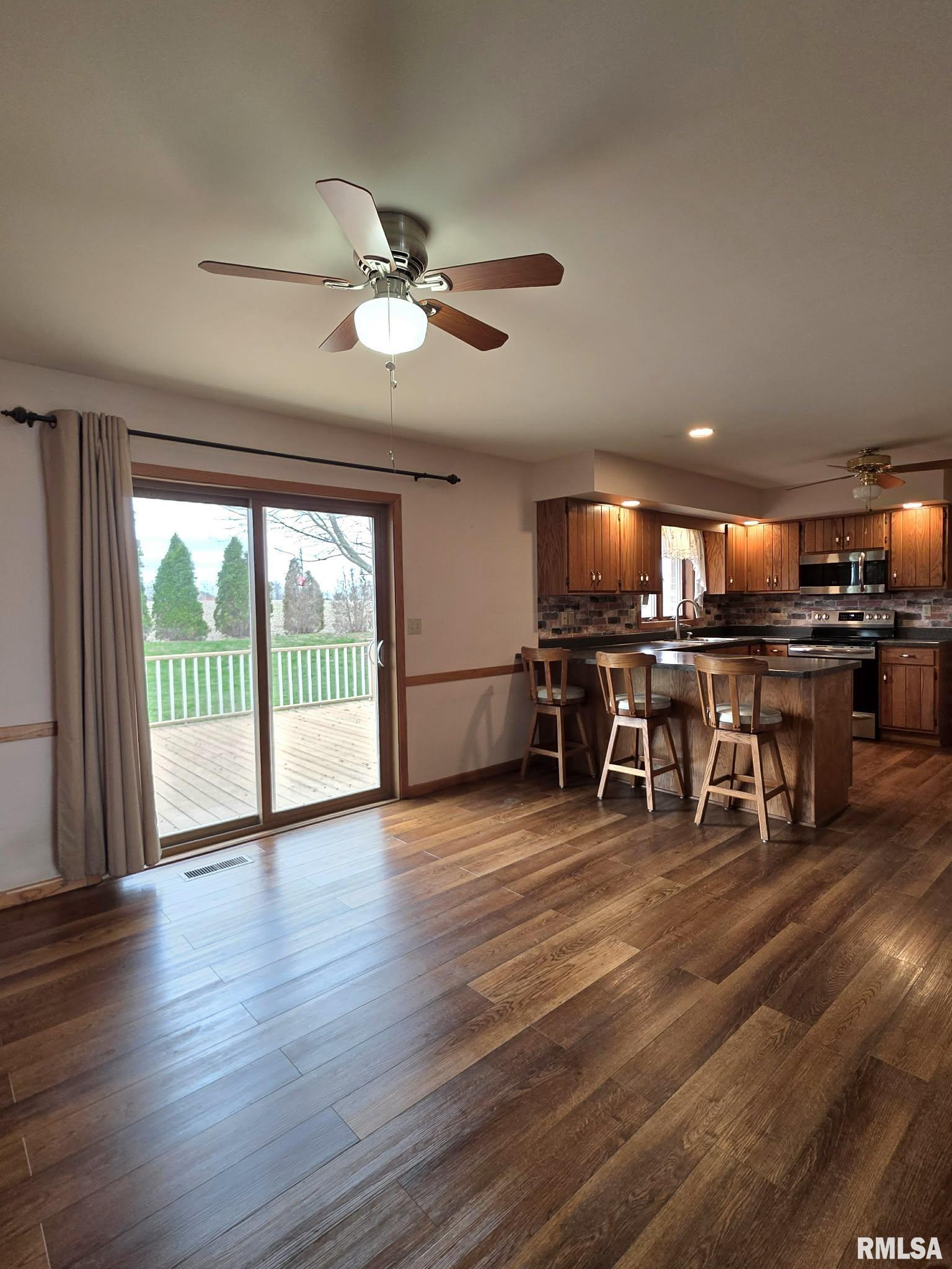 3226 East Tower Road Quincy, IL 62305 - Photo 6 of 32