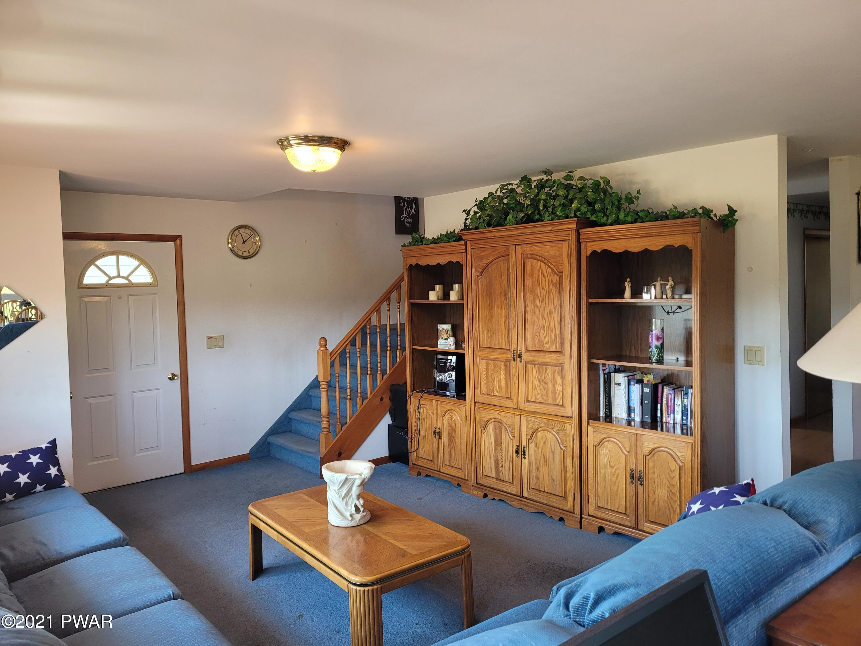 Canaan Township Road Waymart, PA 18472 - Photo 13 of 55 Living room