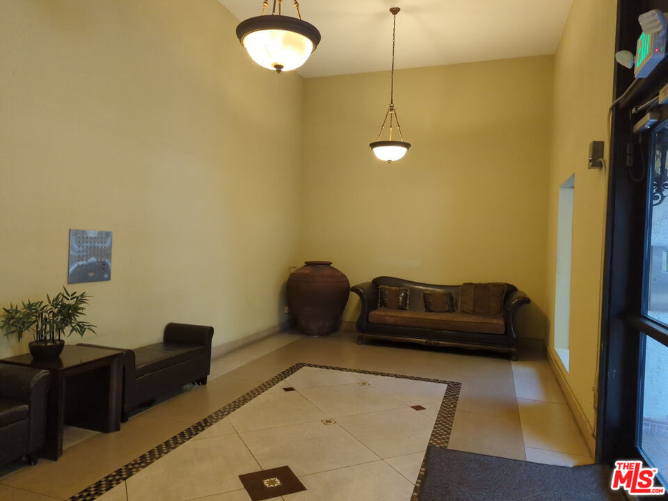 7300 Franklin Avenue, Unit 652 Los Angeles, CA 90046 - Photo 16 of 22