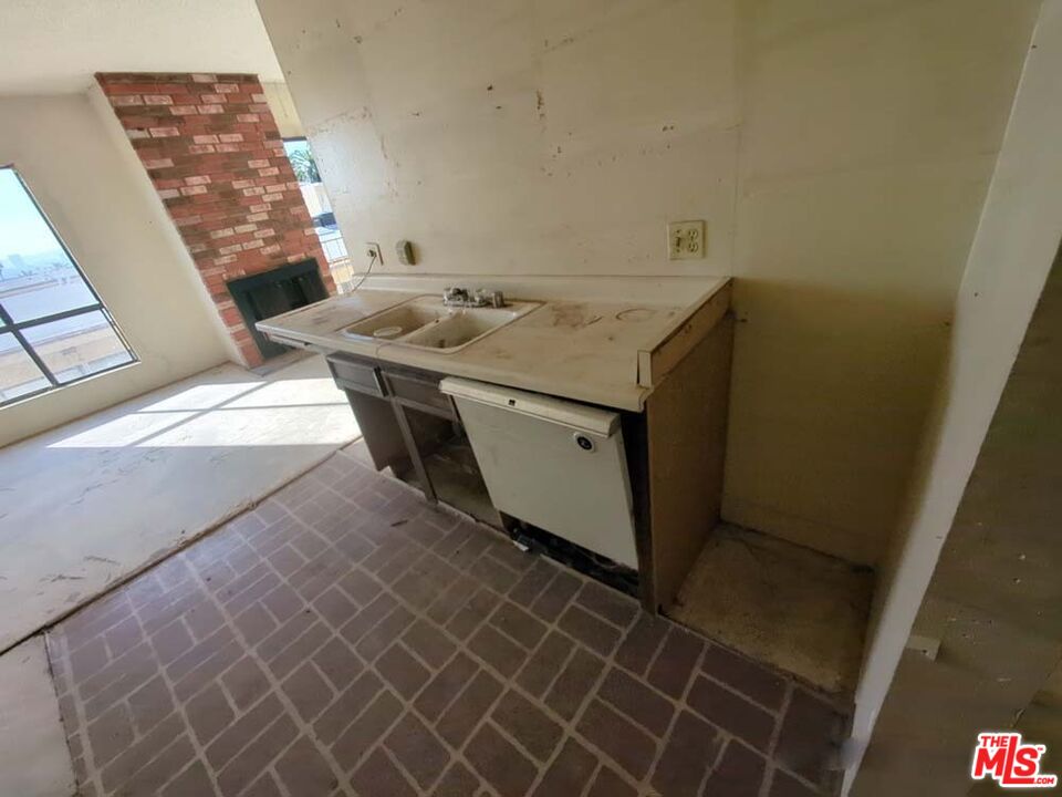 7300 Franklin Avenue, Unit 652 Los Angeles, CA 90046 - Photo 5 of 22