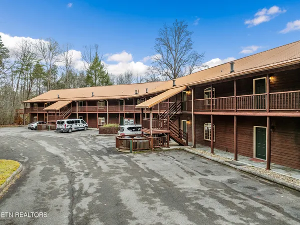 $279,950 | 206 Forrest Loop Way, Unit 15, Gatlinburg, TN 37738