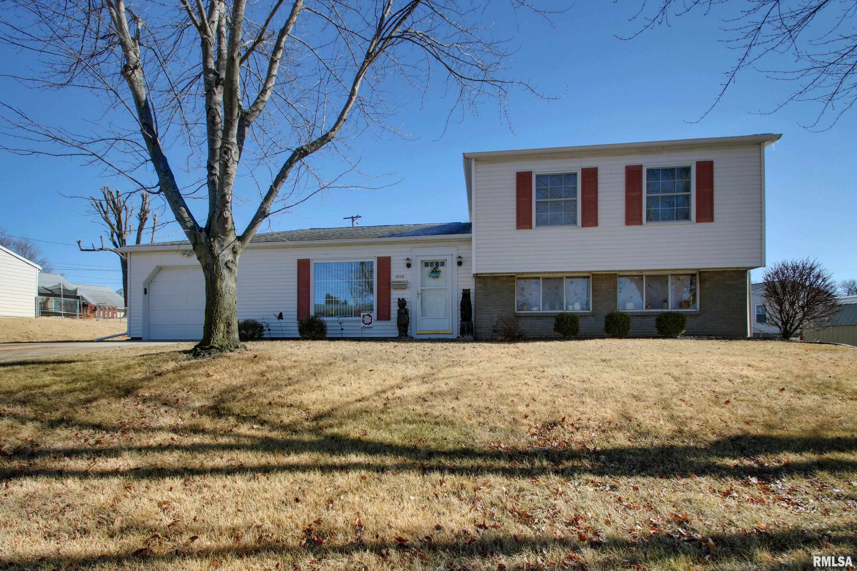1010 Rhapsody Road Quincy, IL 62301 - Photo 1 of 27 Gallery Image 1