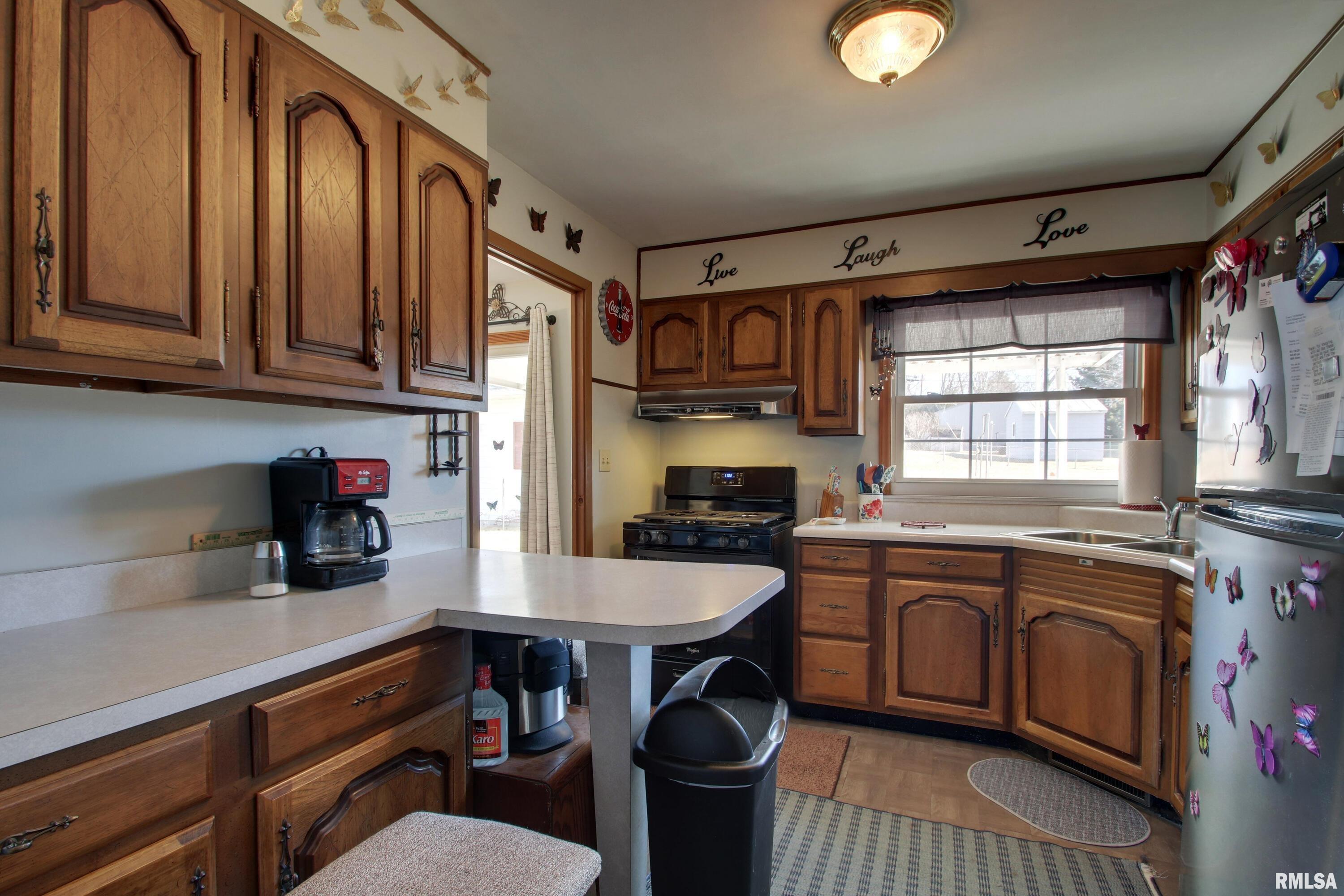 1010 Rhapsody Road Quincy, IL 62301 - Photo 4 of 27 Gallery Image 4