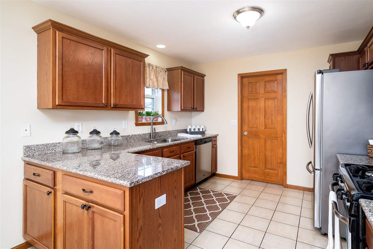 616 Ballymore Road Roscoe, IL 61073 - Photo 7 of 23 Gallery Image 7
