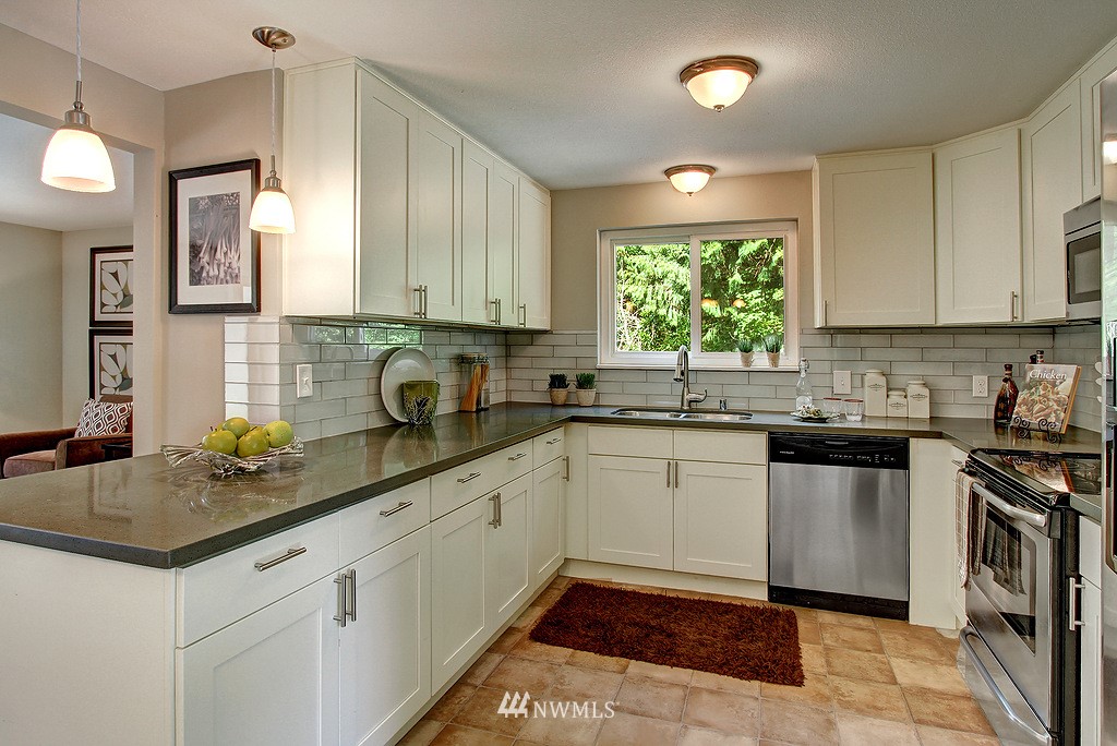 15804 3rd Avenue Southeast Bothell, WA 98012 - Photo 6 of 18