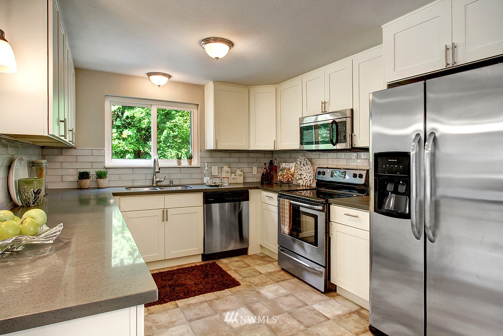 15804 3rd Avenue Southeast Bothell, WA 98012 - Photo 7 of 18