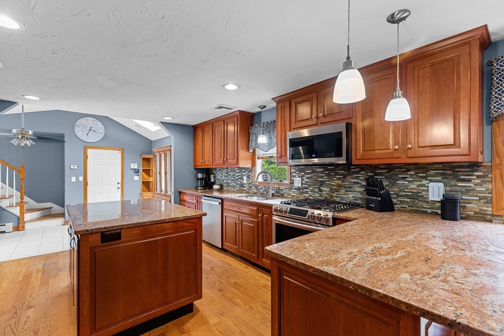 244 Holmes Street Halifax, MA 02338 - Photo 20 of 42