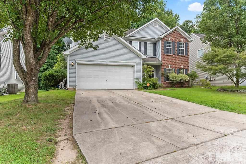 5436 Seaspray Lane Raleigh, NC 27610 - Photo 2 of 25