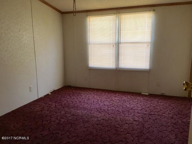 4243 Elm Grove Road Kinston, NC 28504 - Photo 5 of 18 4243 Elm Grove bedroom 03
