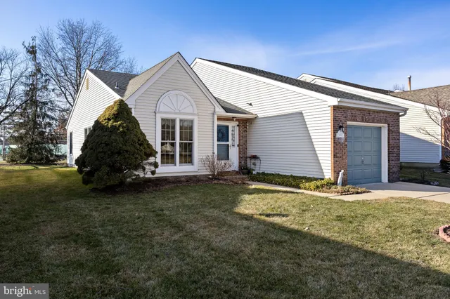 $400,000 | 404 Aster Place, Mount Laurel, NJ 08054