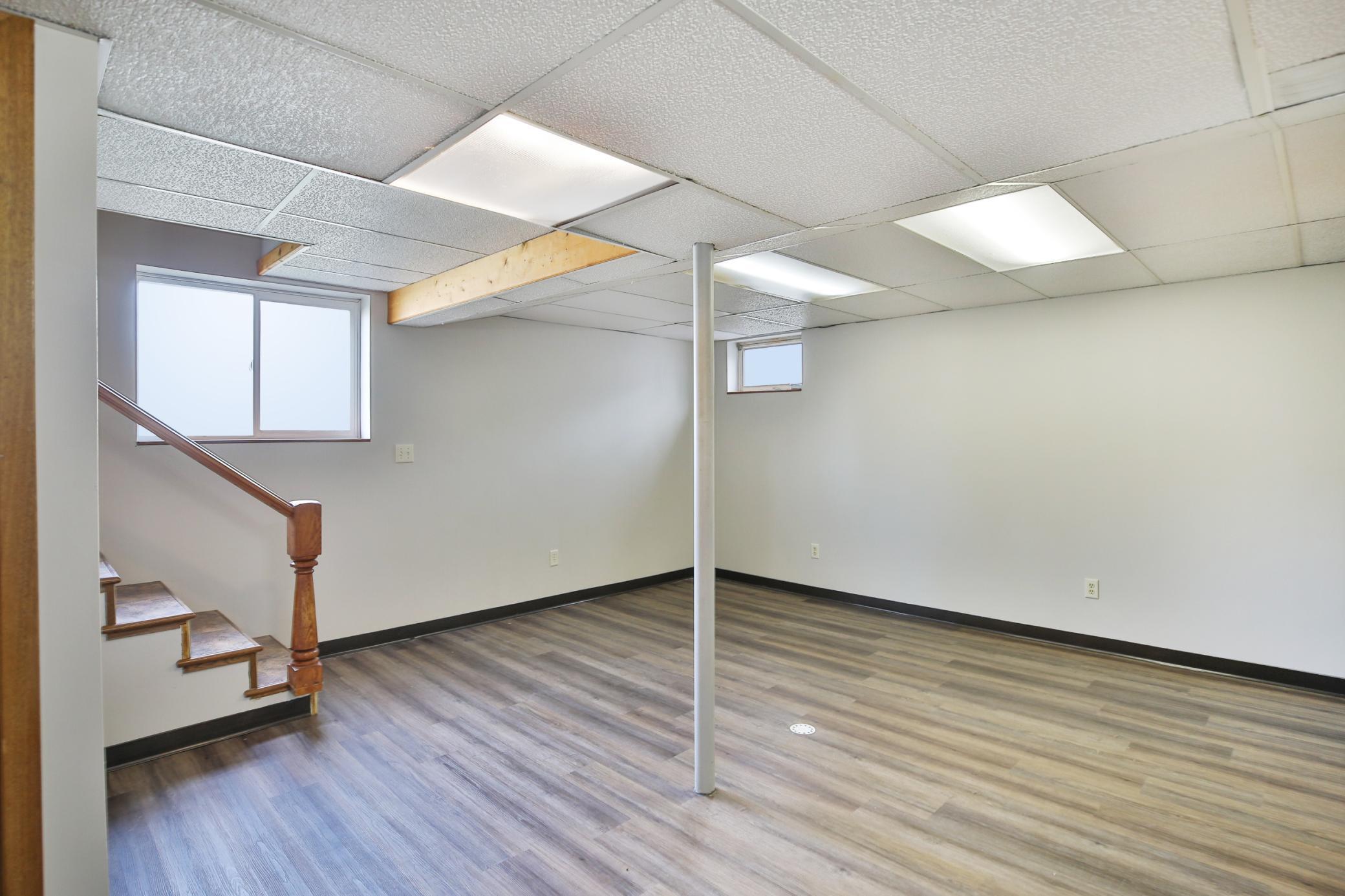 411 2nd Street Lyle, MN 55953 - Photo 10 of 24