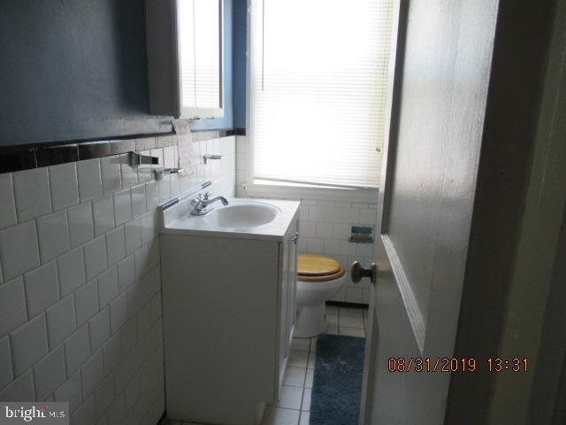 4006 Bareva Road Baltimore, MD 21215 - Photo 11 of 20 BATHROOM