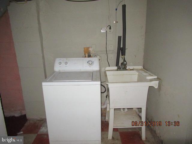 4006 Bareva Road Baltimore, MD 21215 - Photo 17 of 20 LAUNDRY CENTER