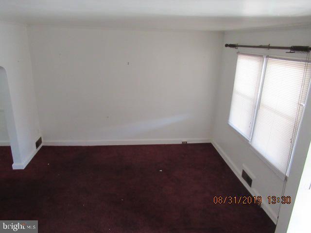 4006 Bareva Road Baltimore, MD 21215 - Photo 7 of 20 LIVING ROOM