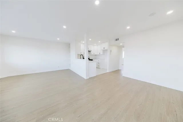 $3,000 | 620 South Lake Street, Unit 203, Burbank, CA 91502