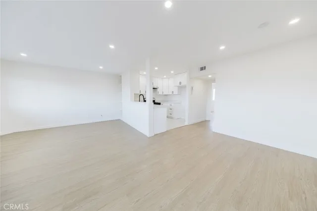 $3,000 | 620 South Lake Street, Unit 203, Burbank, CA 91502