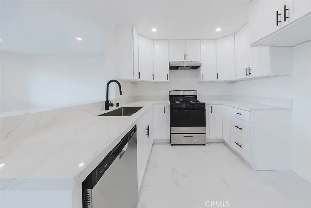 $3,000 | 620 South Lake Street, Unit 203, Burbank, CA 91502