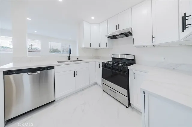 $3,000 | 620 South Lake Street, Unit 203, Burbank, CA 91502