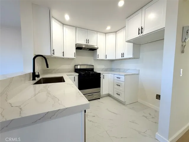 $3,000 | 620 South Lake Street, Unit 203, Burbank, CA 91502