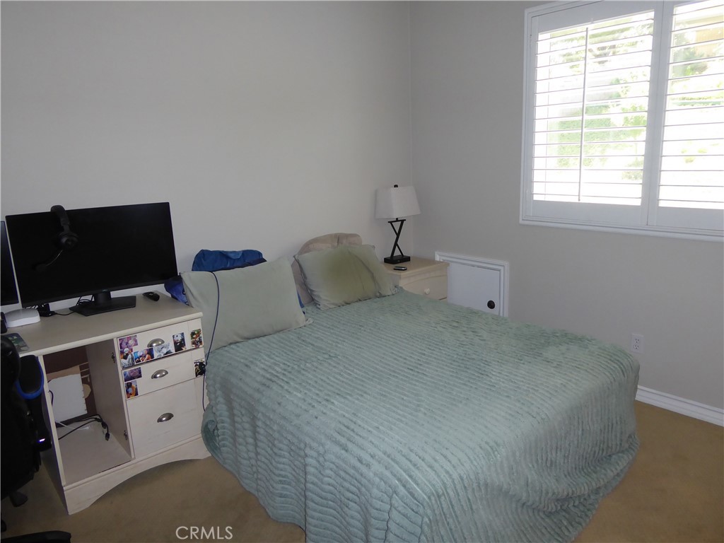 17115 Noble View Circle Riverside, CA 92503 - Photo 33 of 50 Jack-n-Jill Bedrooms have a shared Bathroom.
