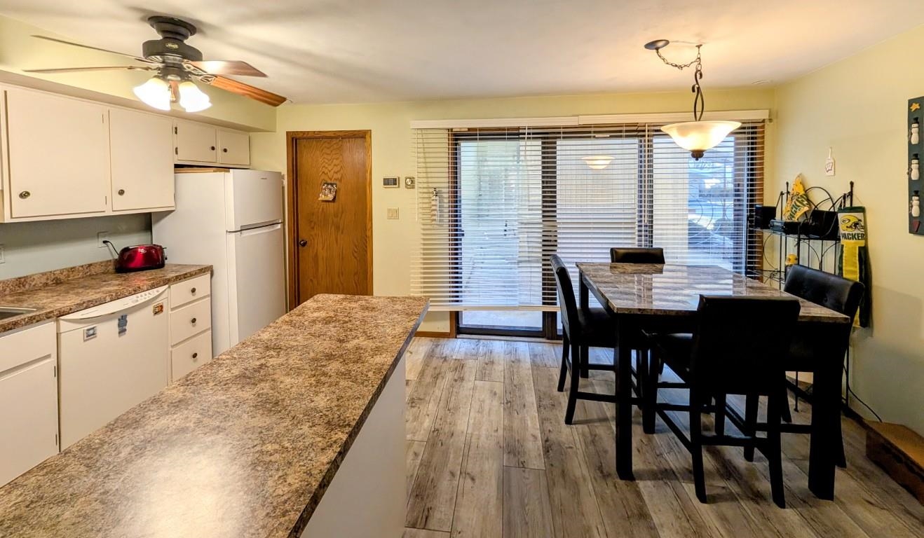 1235 West Nicolet Circle Appleton, WI 54914 - Photo 4 of 28