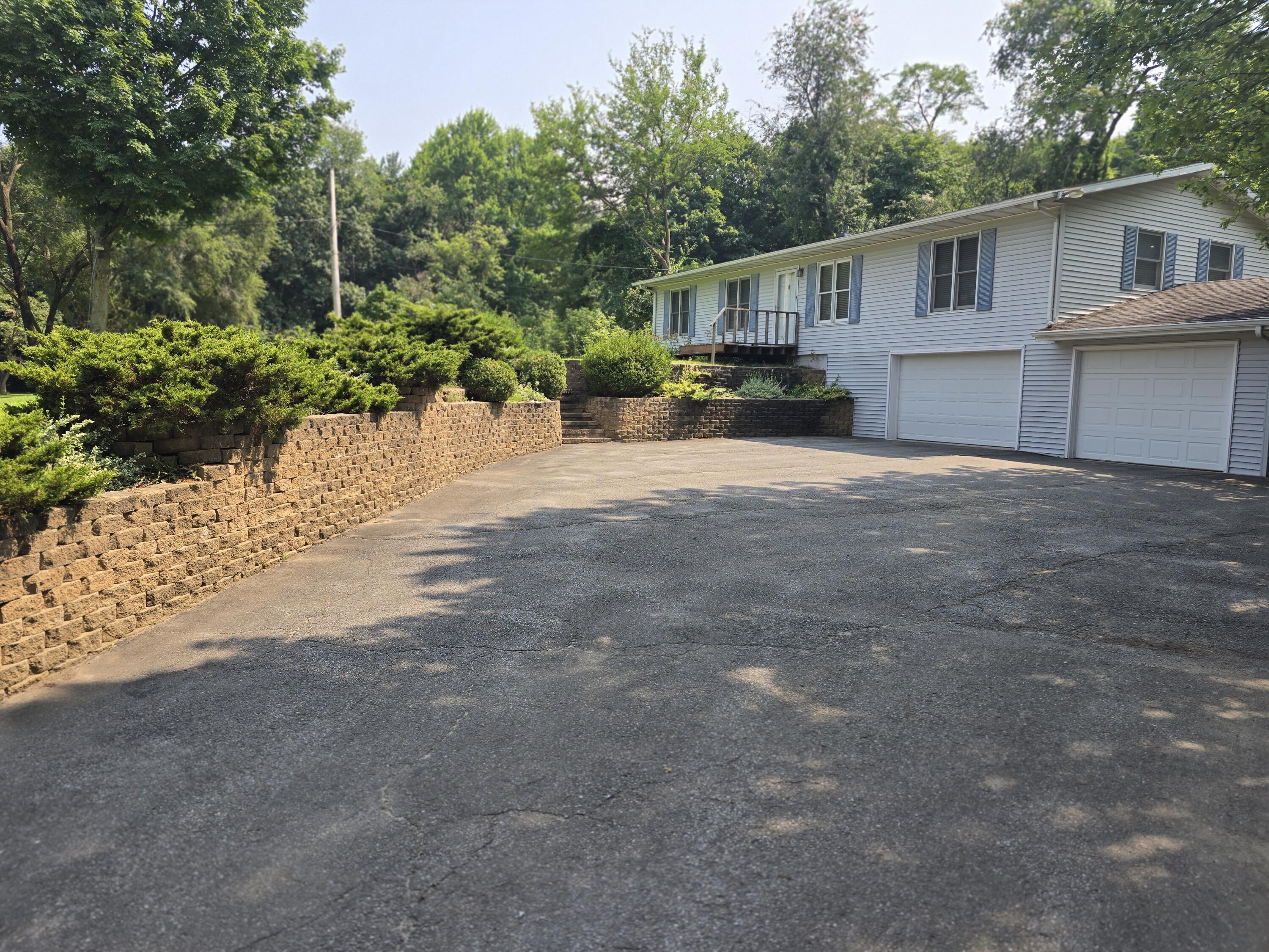 5368 West Johnson Road La Porte, IN 46350 - Photo 1 of 25 3000x2250