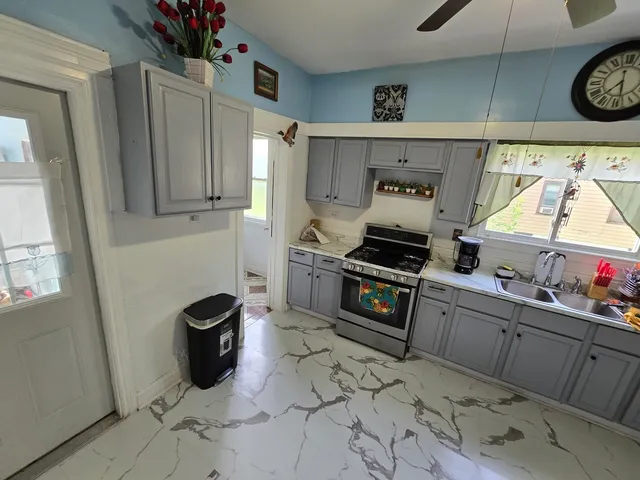 $239,900 | 6805 South Wood Street, Chicago, IL 60636