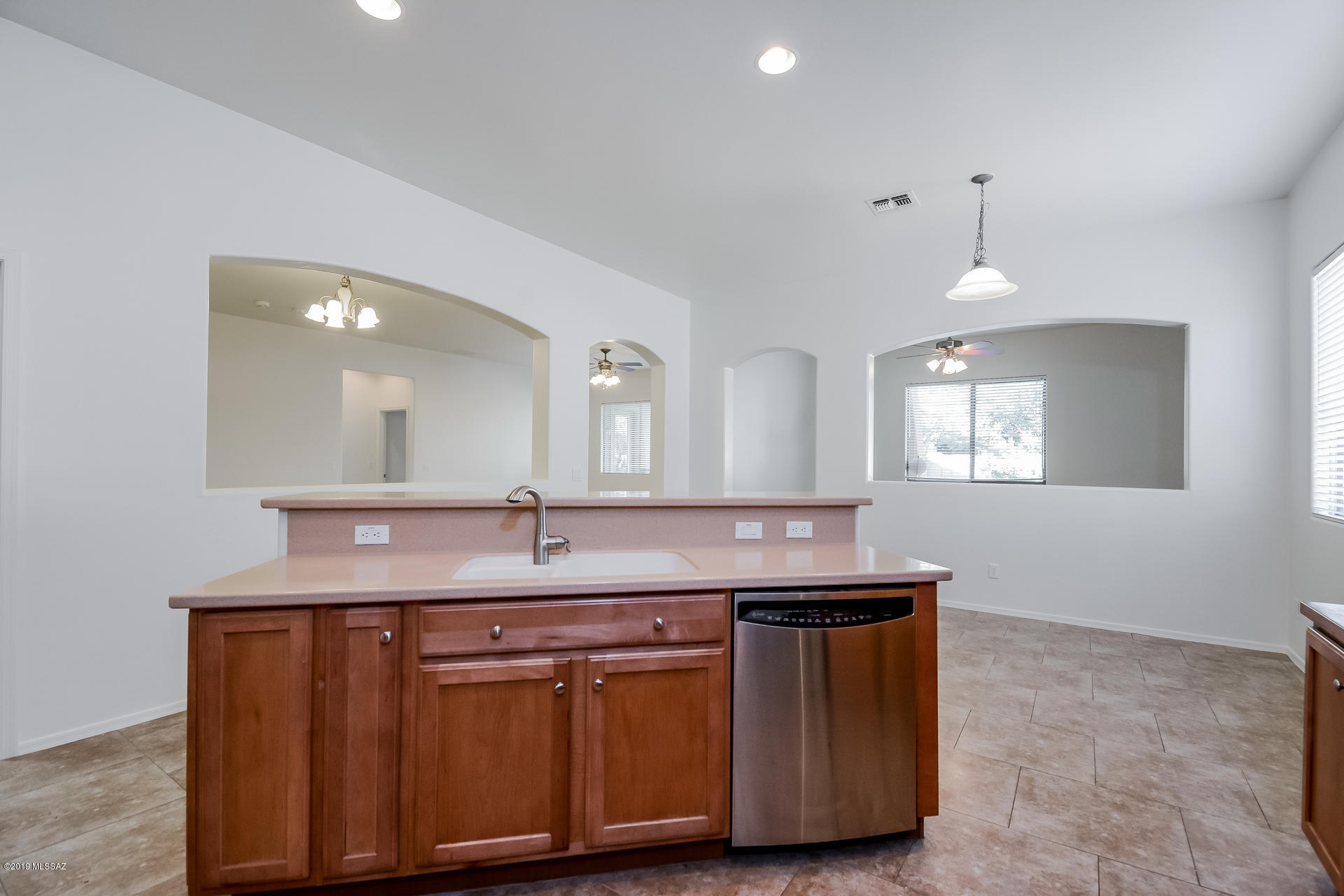 7967 North Rondure Loop Tucson, AZ 85743 - Photo 3 of 25 Gallery Image 3