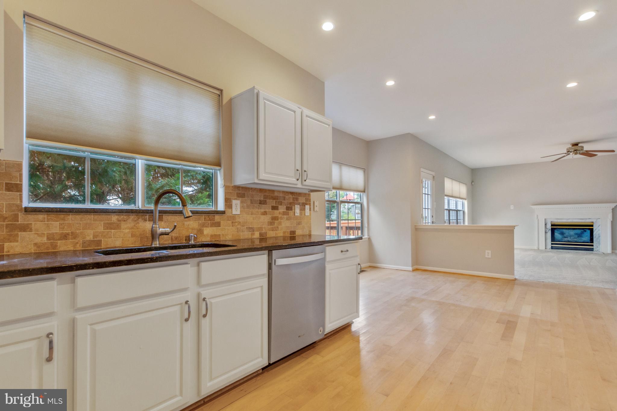 12929 Summit Ridge Terrace Germantown, MD 20874 - Photo 8 of 25 Kitchen