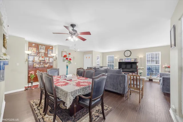 $369,000 | 864 Lansing Court, Unit 864, Vernon Hills, IL 60061