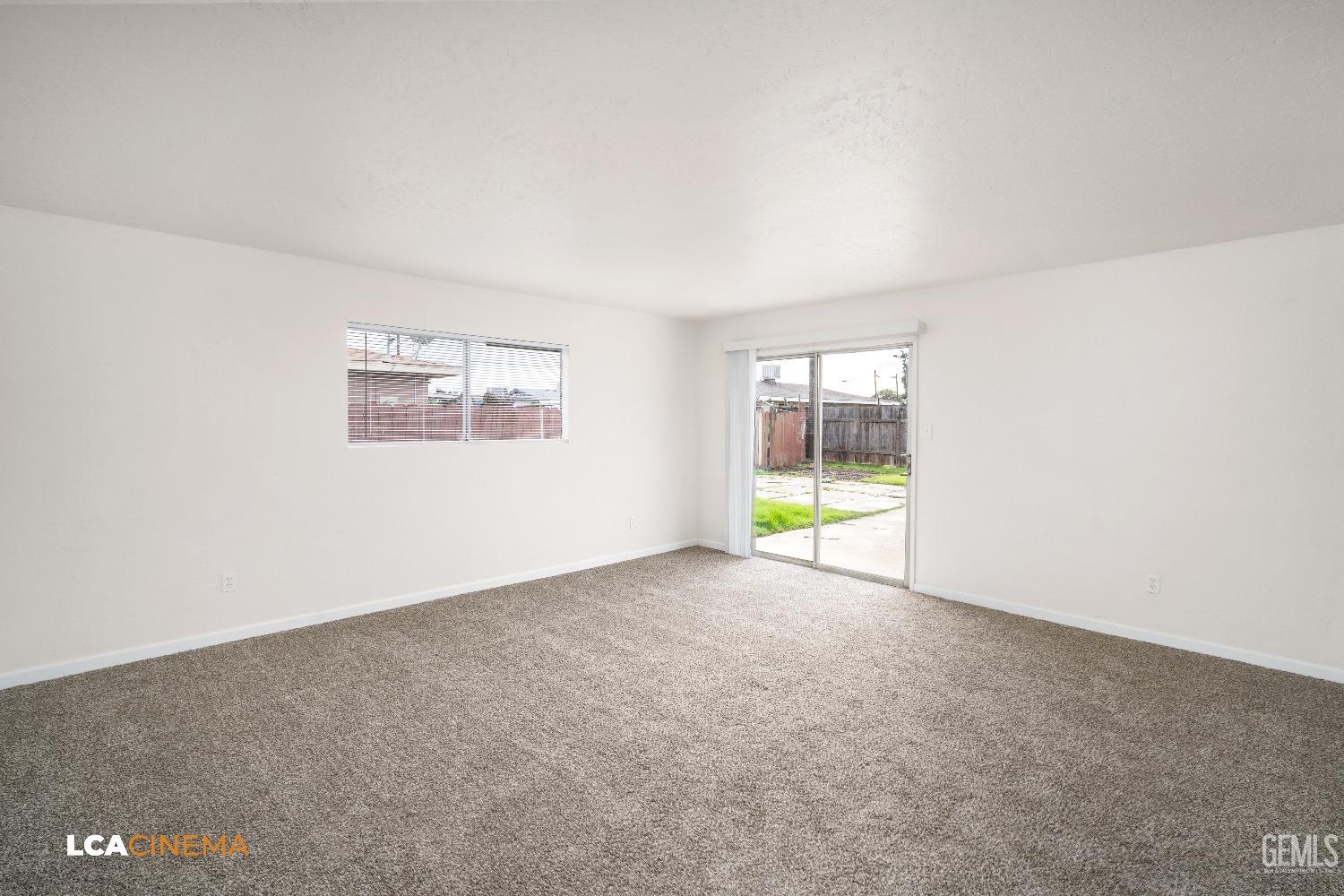 Undisclosed Address Earlimart, CA 93219 - Photo 14 of 18 an empty room with a window