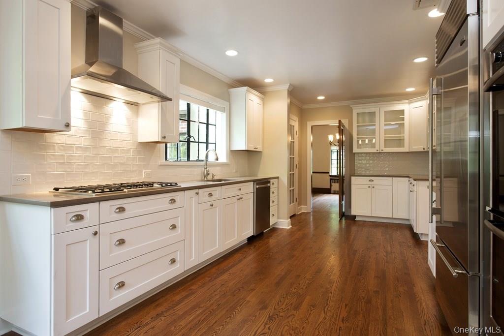 11 Eton Road Scarsdale, NY 10583 - Photo 5 of 14
