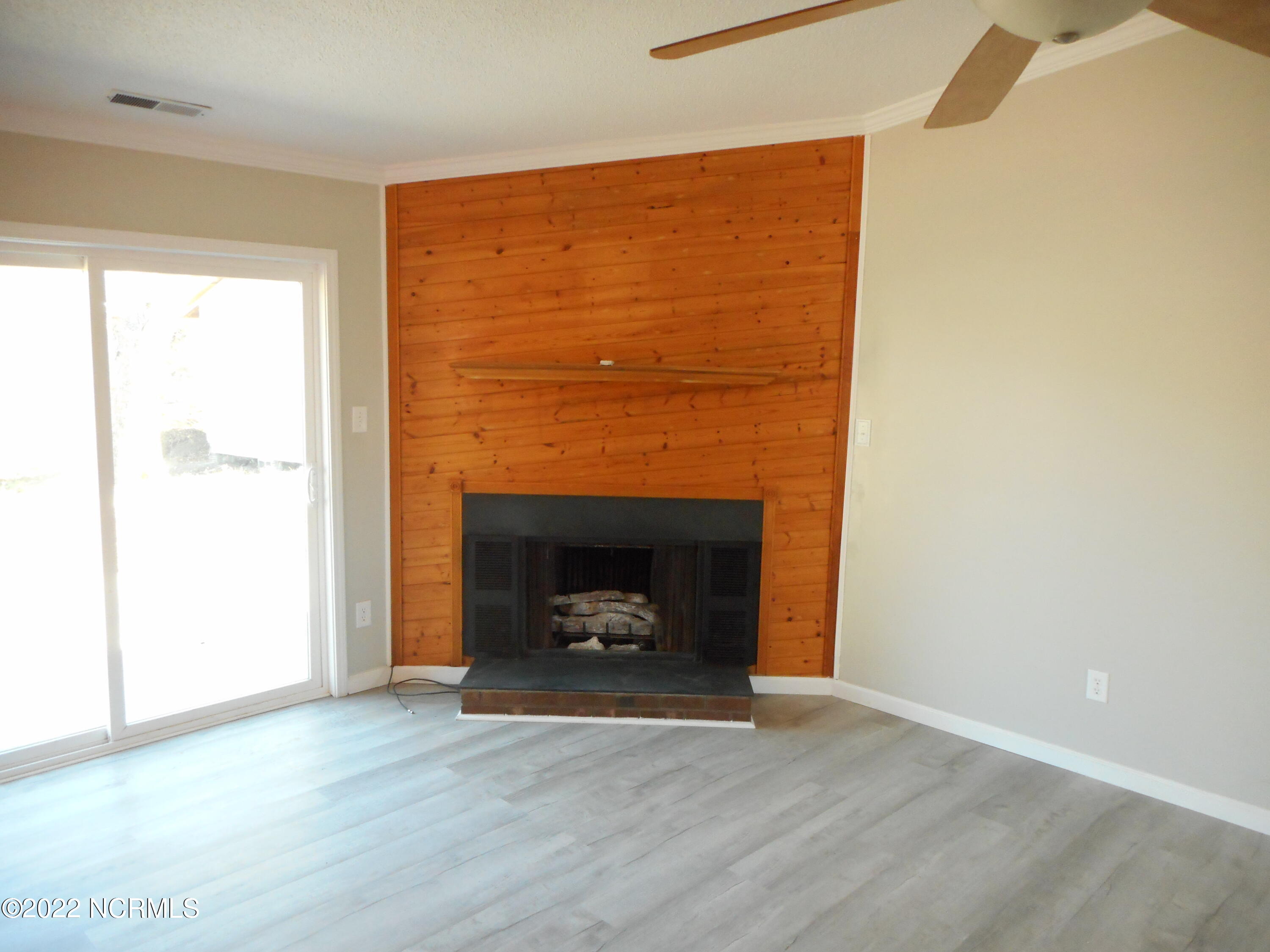 134 Shipman Road Havelock, NC 28532 - Photo 27 of 47 Fireplace
