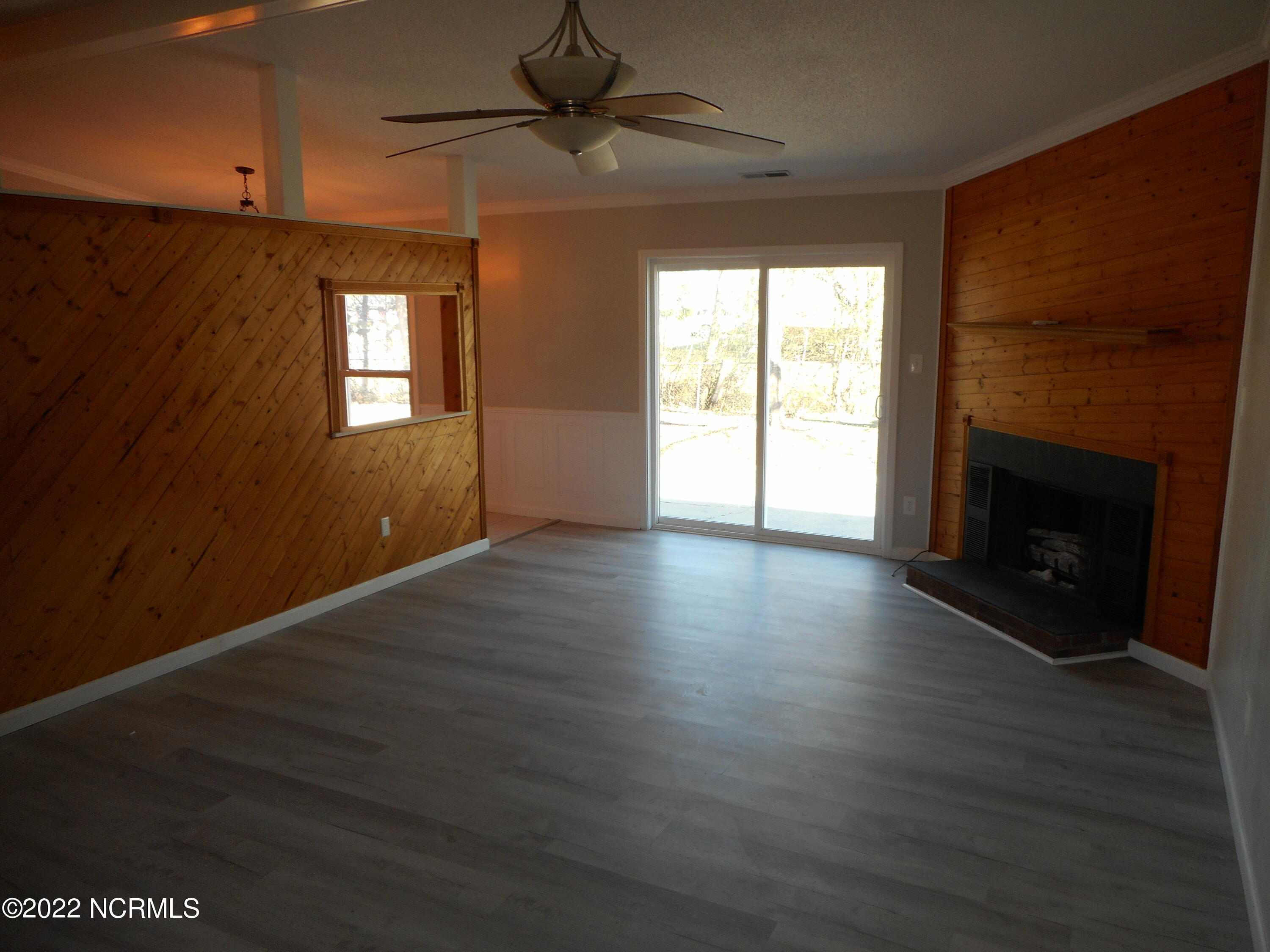 134 Shipman Road Havelock, NC 28532 - Photo 28 of 47 Living Area