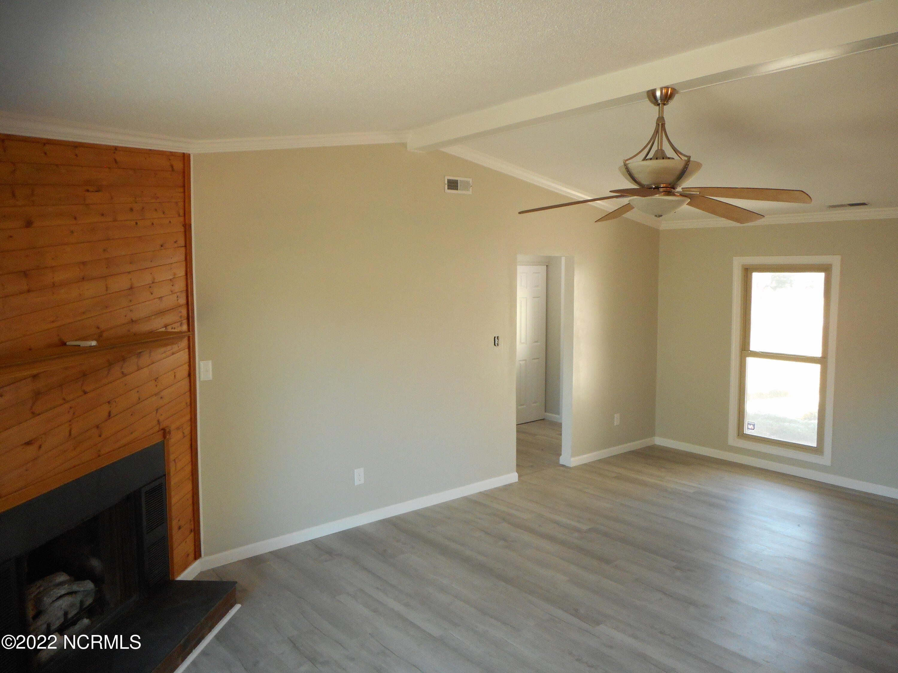 134 Shipman Road Havelock, NC 28532 - Photo 31 of 47 Living Area
