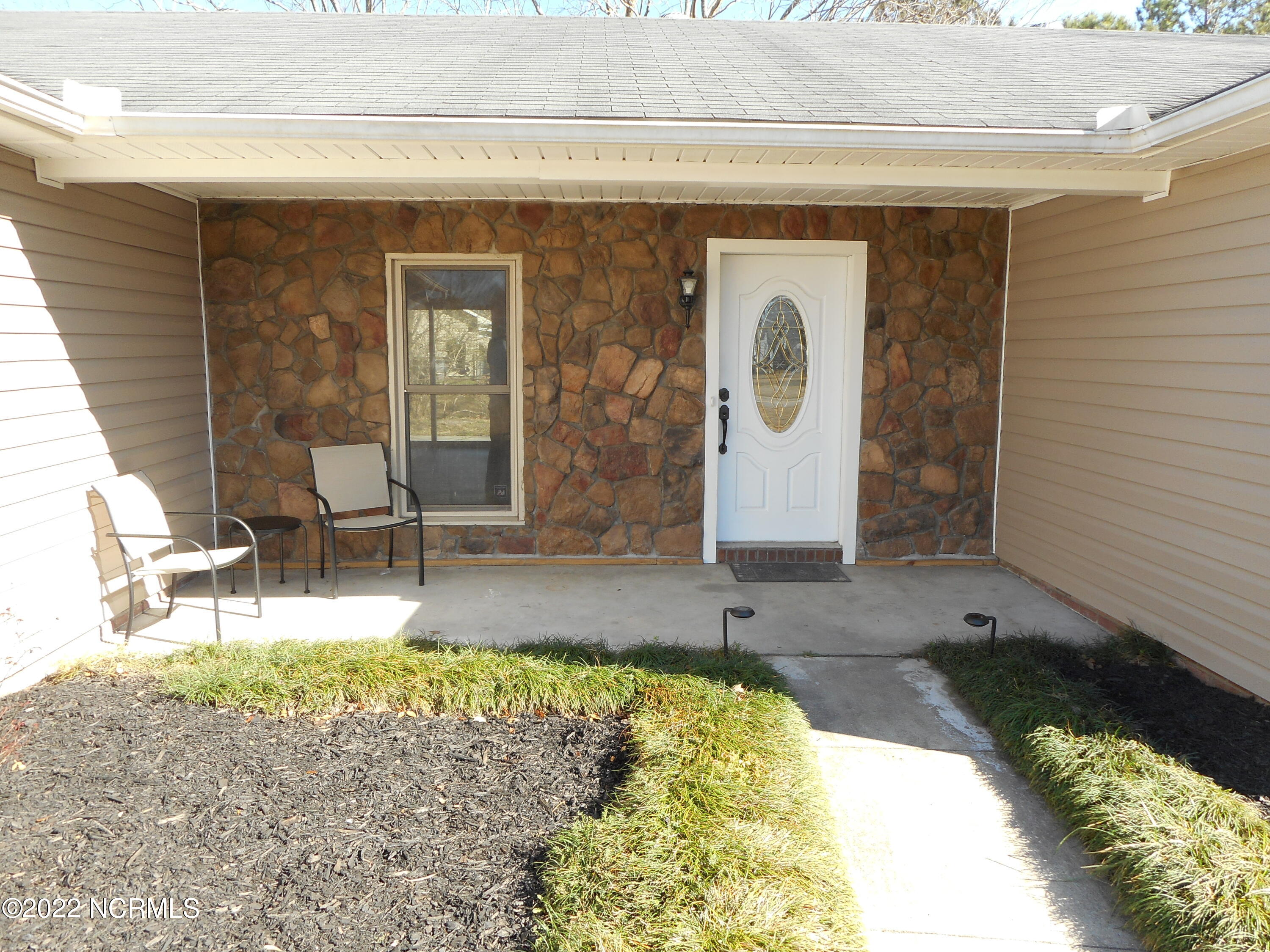 134 Shipman Road Havelock, NC 28532 - Photo 38 of 47 Front Patio