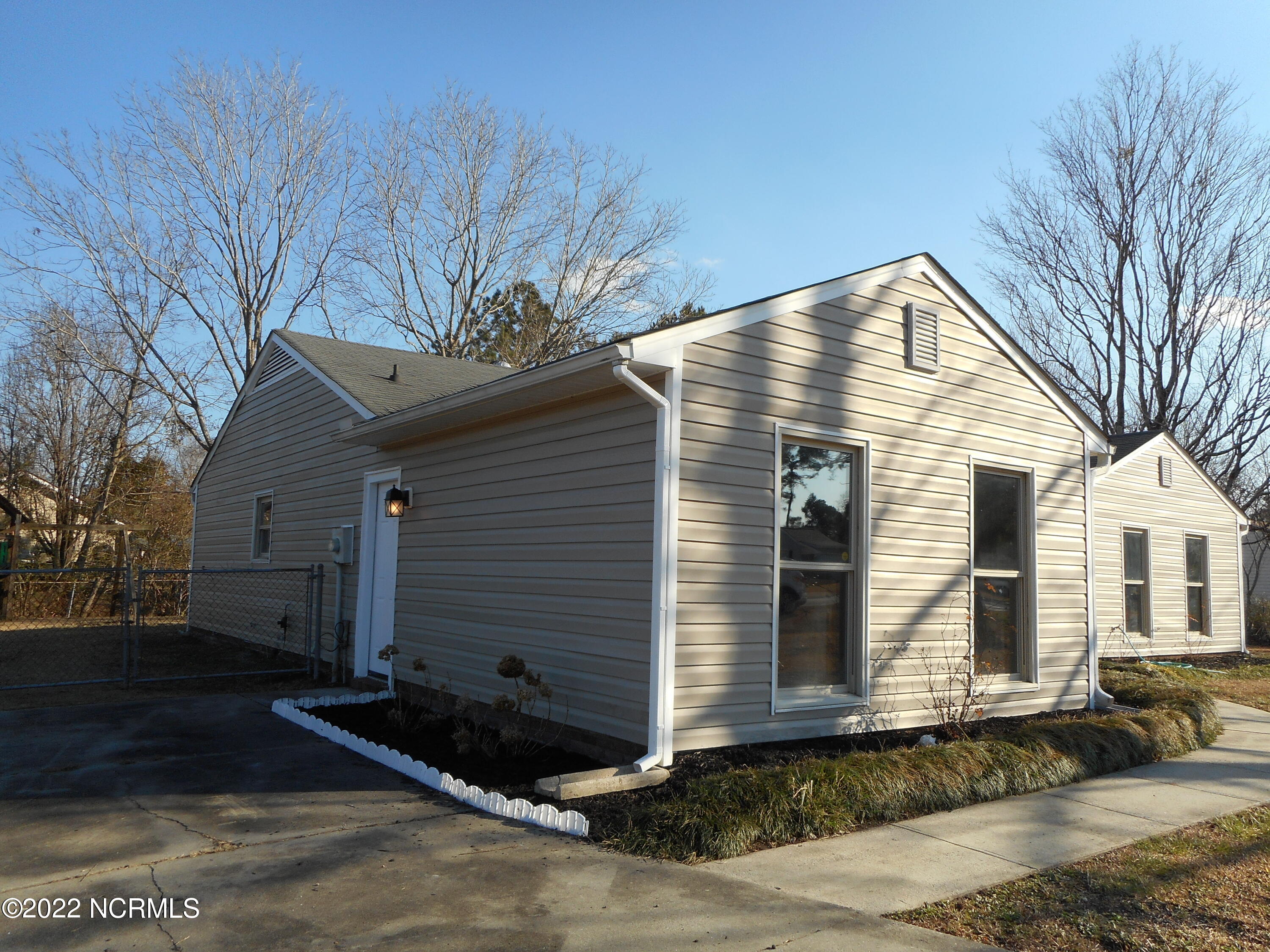 134 Shipman Road Havelock, NC 28532 - Photo 39 of 47 Side of Home